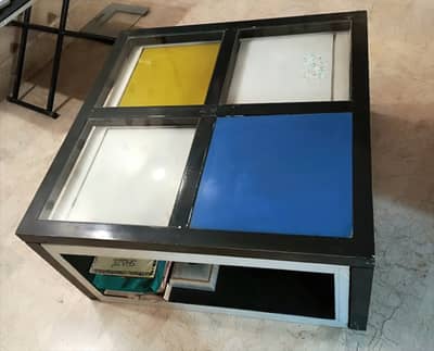 BEST PRICE. . MODERN RETRACTABLE CENTER COFFEE TABLE (3FTx3FTX1.5FT)!!!