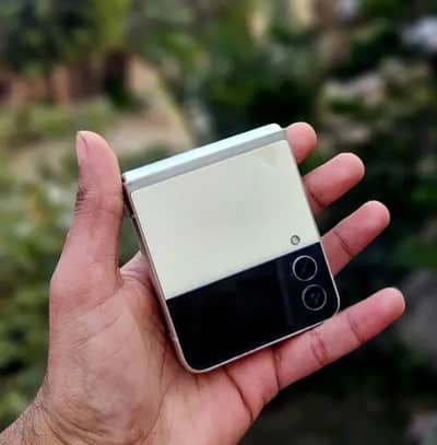 Samsung Galaxy Z Flip 3 (256) Official PTA Proved (Sale & Exchange)