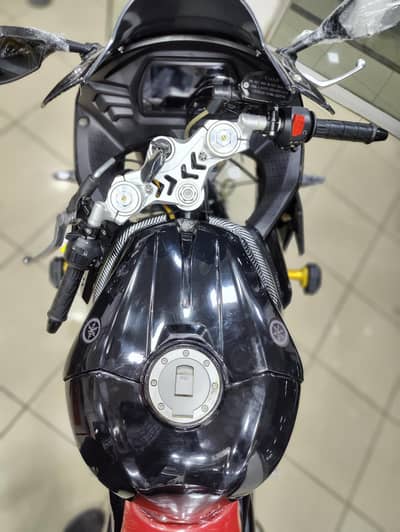 Yamaha R1M replica 400cc