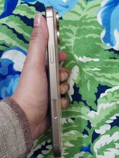 I phone 16 pro Max Dissert Tatanium