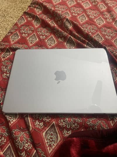 MACBOOK AIR 2025 model