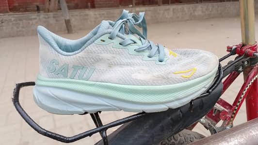 Satuu Men's Sports Shoes - Lightweight & Comfortable