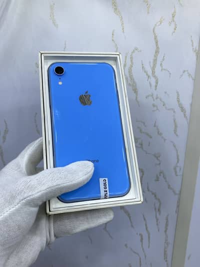 I phone Xr 128 GB Factory Non PTA 81% Battery Health with Box