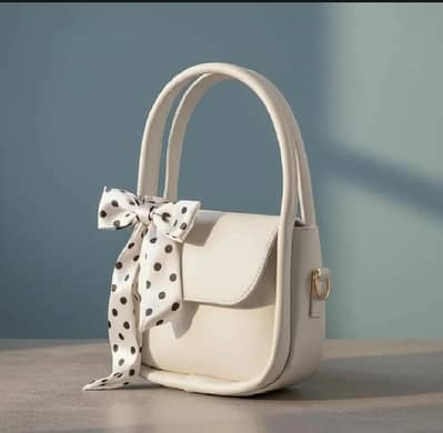 •  Material: PU Leather •  Pattern: Plain •  Number Of Pieces: 1 Pc •