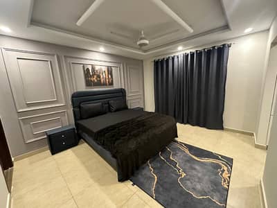 Two bedroom flat on daily and weekly