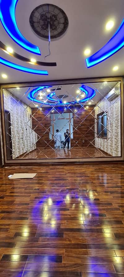 شاندار لکڑی کا فرش Luxury Wood Flooring, Wall & Stairs Work