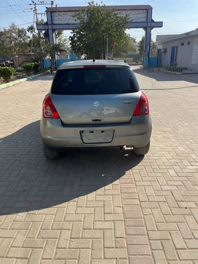 Suzuki swift 2013 DLX 1.3