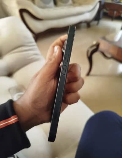 iPhone 13 128 gb black color