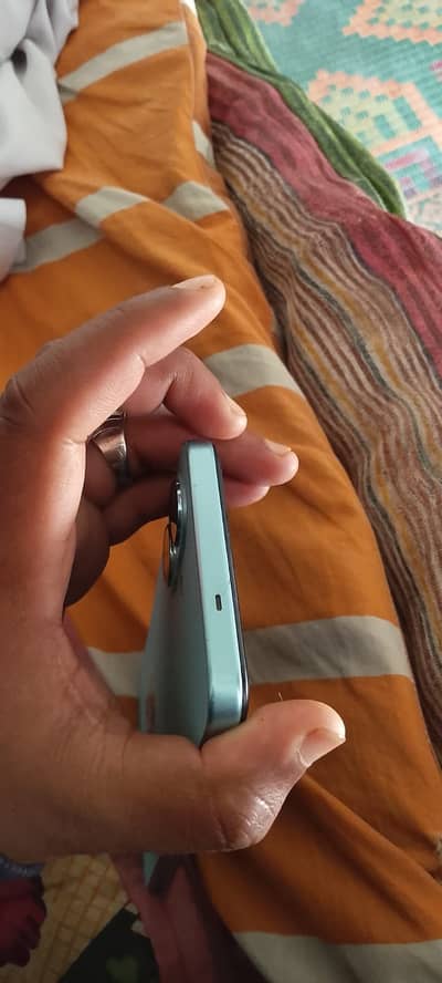 Tecno Spark Go 2 (4/64)