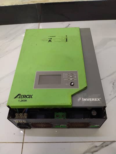 12v 1200watt ka inverter hai (solar kaam nhi kar rha hai) Baki sab ok