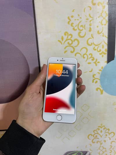 iPhone 7 Silver Non PTA - 256'GB