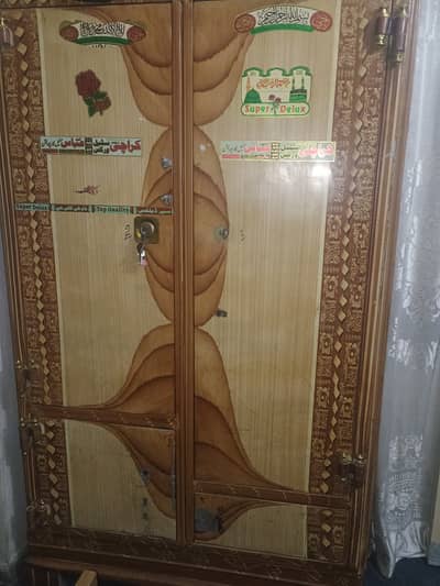03149770233 steel almari in good condition
