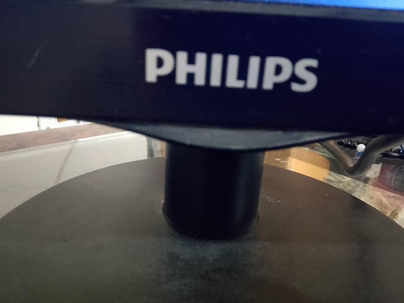 Slim 24" Computer Led 2