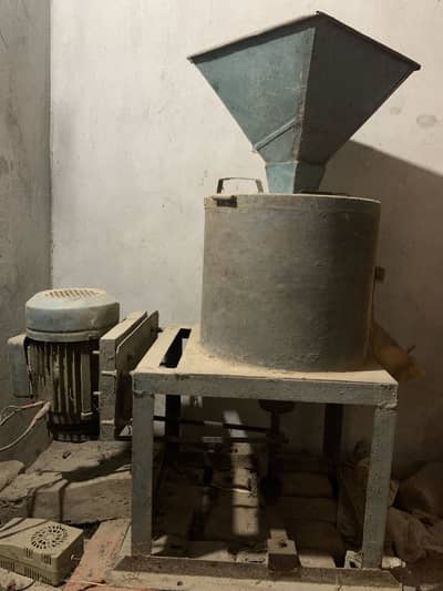 Chili grinder machine ( mirch masalah wali machine)
