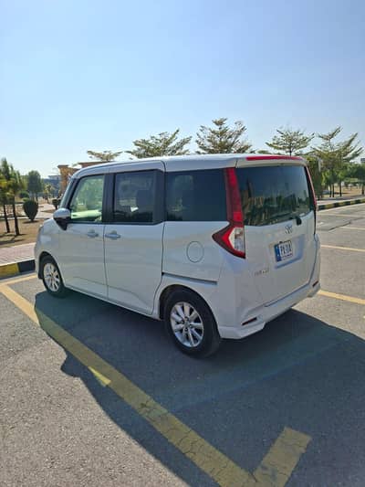 Toyota Roomy (1000CC) very good fuel consumption showroom condition