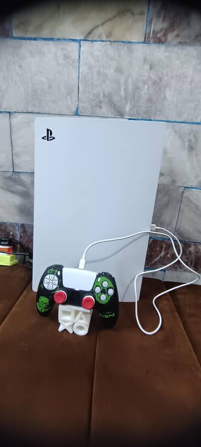 PlayStation 5 Digital Version (Far) with Box and  installed games