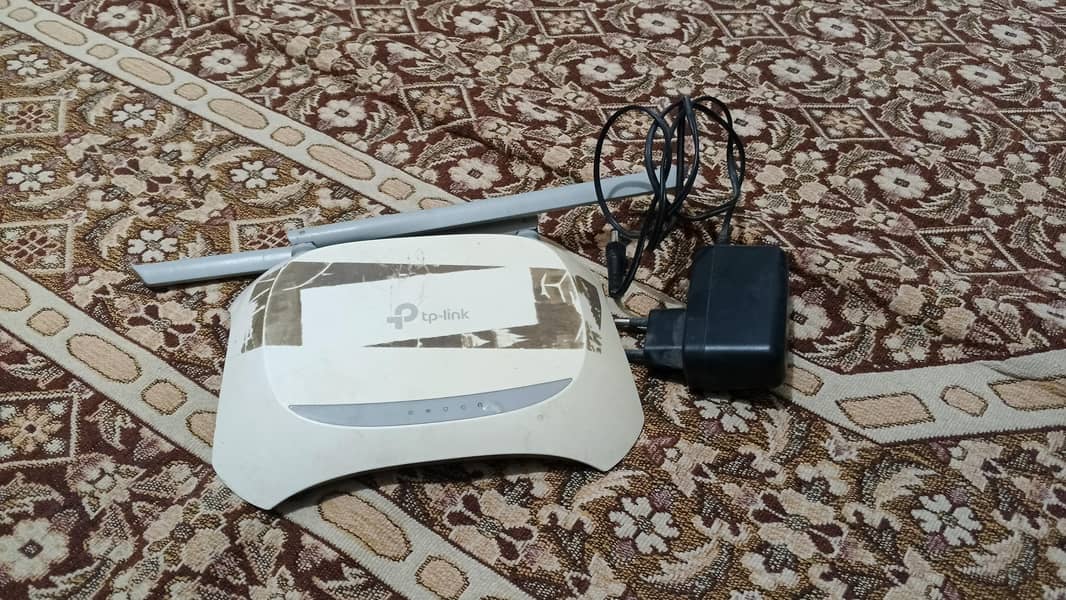 computer table and tp router 1