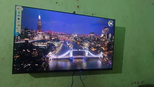 Led tv 4k 40 inch GOOD CONDITION with box
