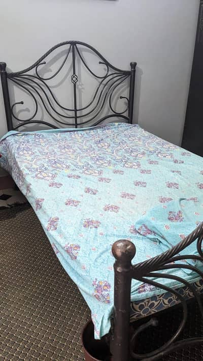 selling two single beds with master brand mattress suitable for kid's