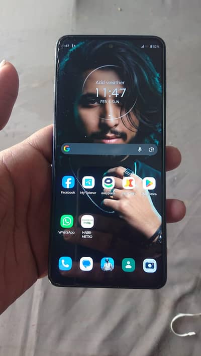 motorola edge 2021 5g.     6gb.   128gb