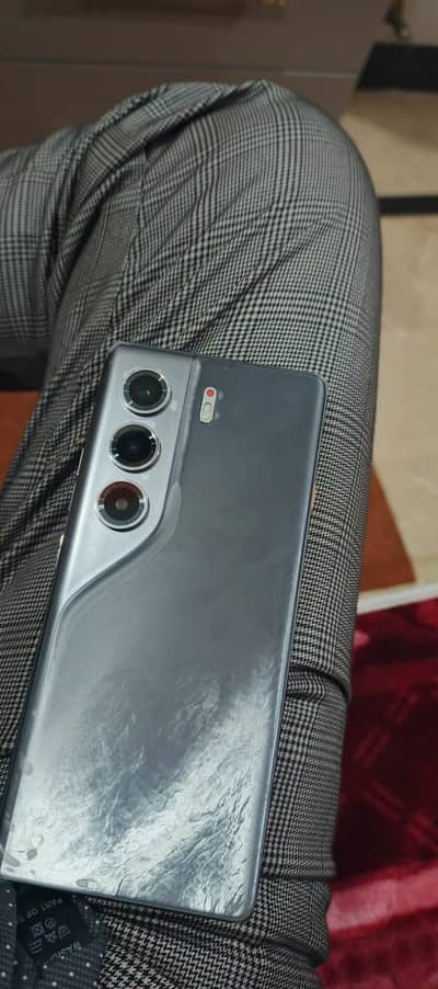 canon 40 pro 10/10 condition (16-01-2027) warranty