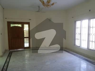 Investors Should sale This House Located Ideally In F-6