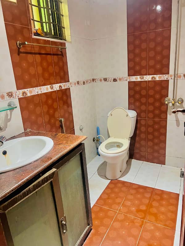 10 Marla Upper Portion With All Basic Necessities 4