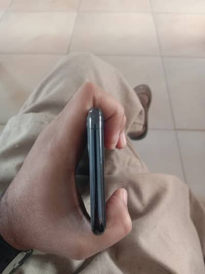 I phone 11 pro Max (Non PTA)