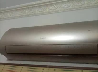 Gree 1.5 ton inverter Ac like brand new condition