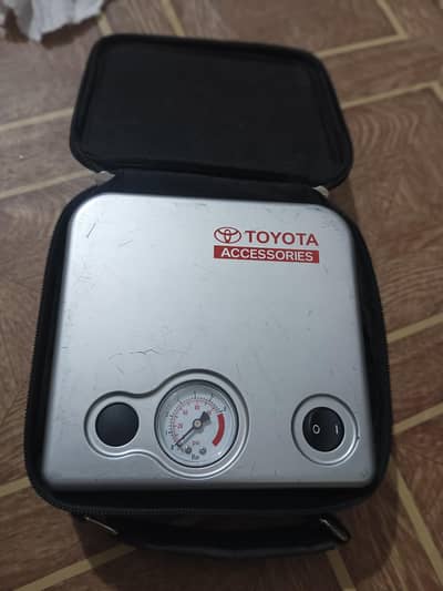 Toyota car air pump machine