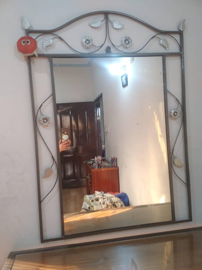 bed with two side table and dressing table 3