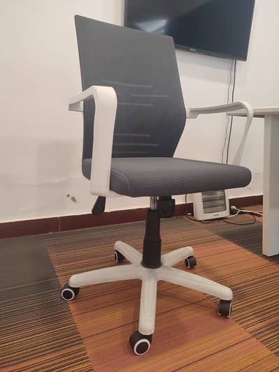 Office chairs. Quantity=4. Condition 7/10