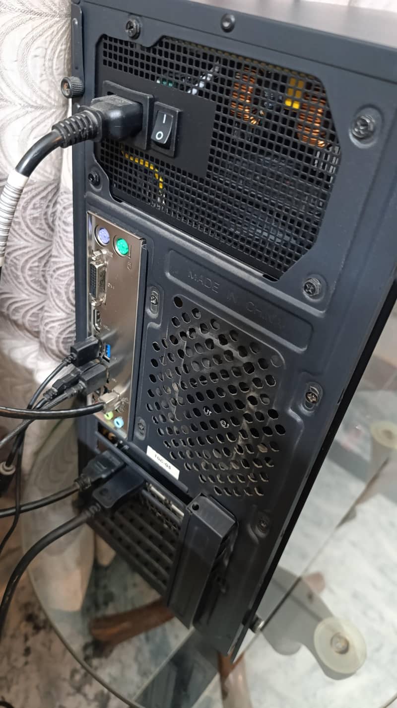 GAMING PC CASE SIMPLE 4