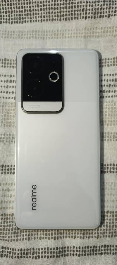 Realme Gt6 In excellent condition
