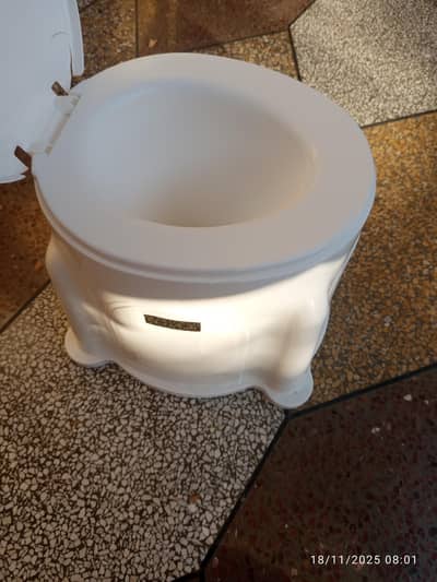 portable toilet in best condition