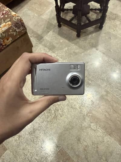 Hitachi HDC-570 – Digital Camera for Sale