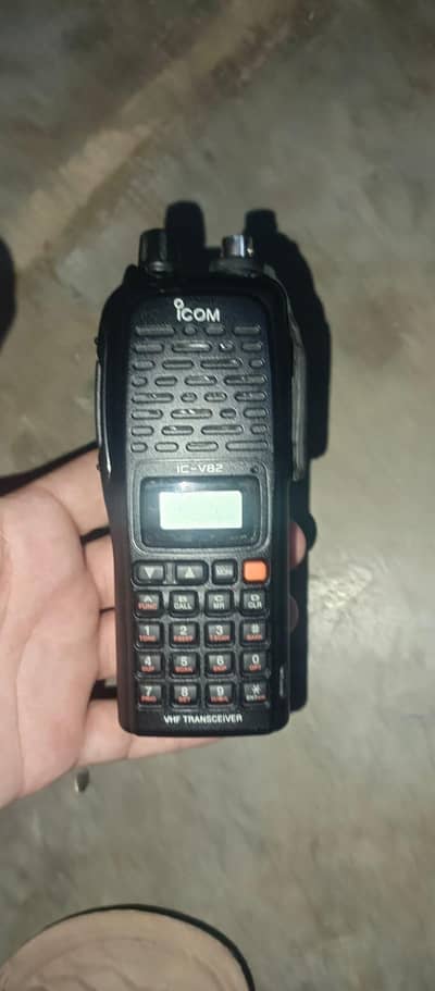 I com vc-82 walkie talkie