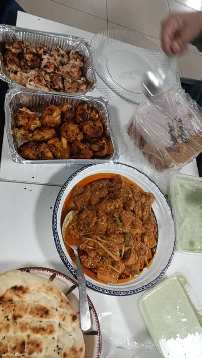 Hire a chef ( cook ) for flat