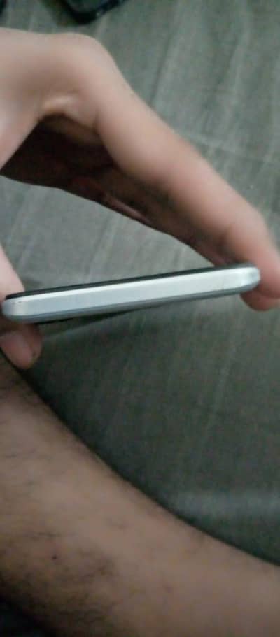 Techno mobile condition ok box k sath hai