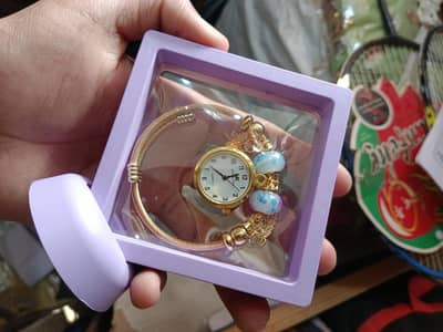 Classic & Elegant Watch for a Smart Look