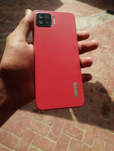 f17 all ok just glas chnge bqi koi  msla ni 03143150674