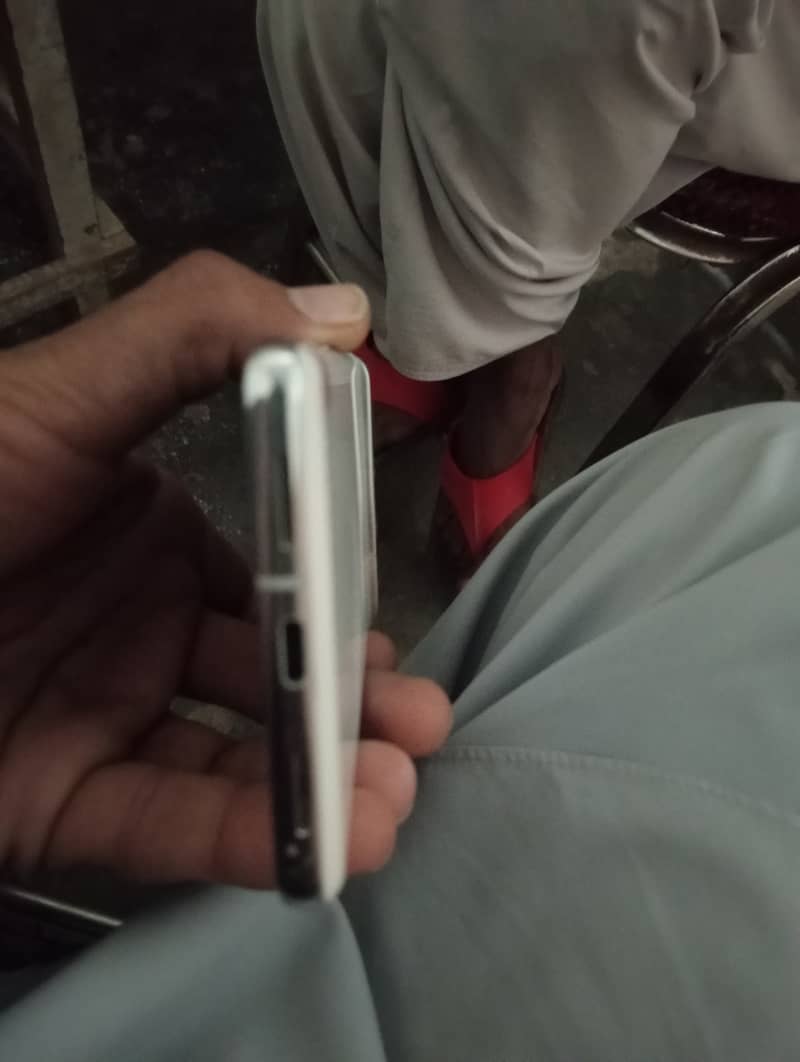 Google Pixel 7 Pro 10