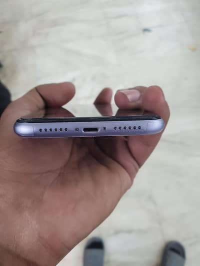 Iphone 11  PTA