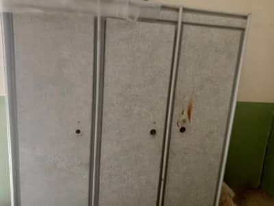 bed or saif almari ful size