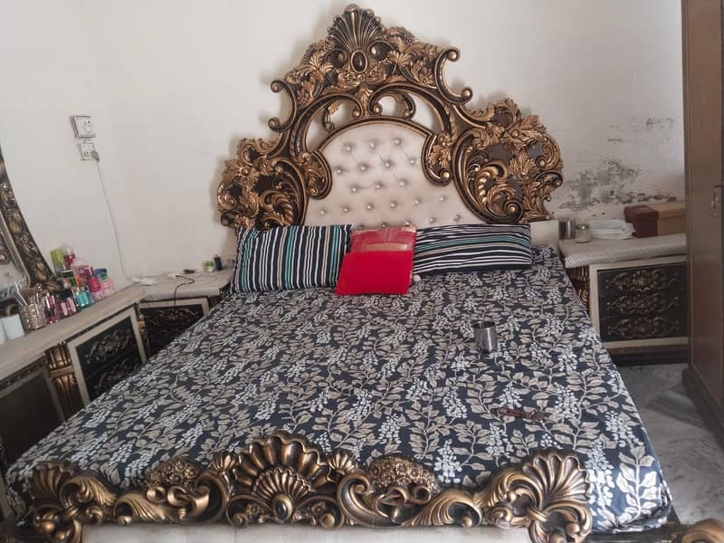 BADS DRESSING TABLE 0