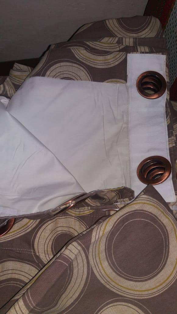 میڈ ان دوبئ  کرٹن 1