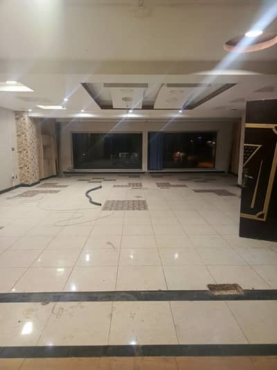 5 marla ful fist floor for rent best option it business and beauti saloon