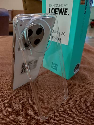 Tecno Camon 30 Salt White 256+16(8+8) gb like NEW, with BOX.