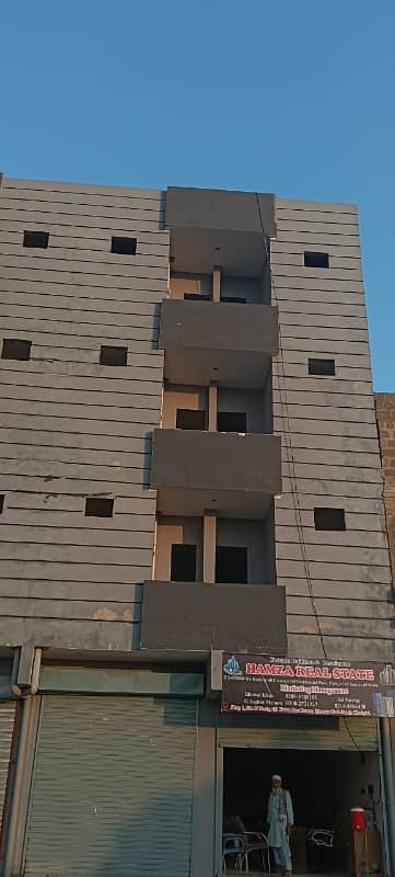 Falaknaz Dreams Building Sized 329 Square Yards For sale