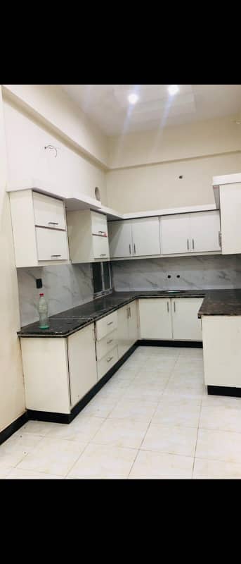 Flat 2beds dd with lift facility available for sale in gulistan e jouhar bk 17 . lease flat.